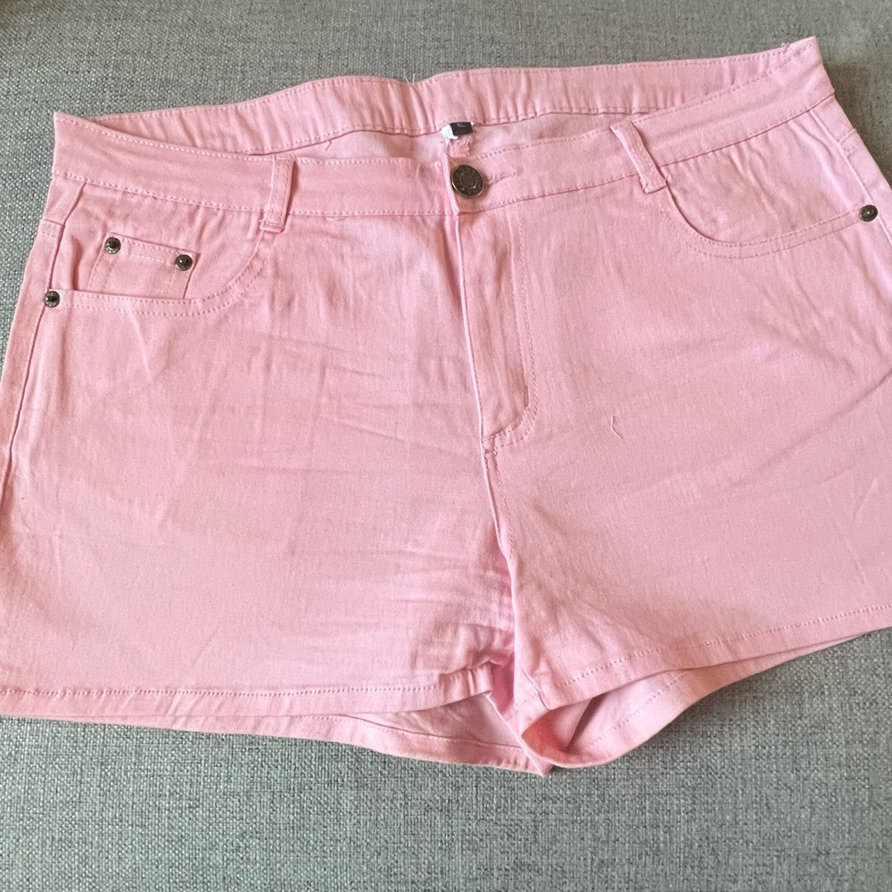 Really cute pink shorts. Super lightweight